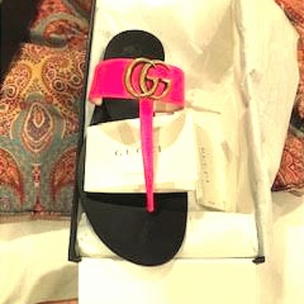 BRAND NEW Authentic Gucci Thong Sandals - Picture 1 of 1